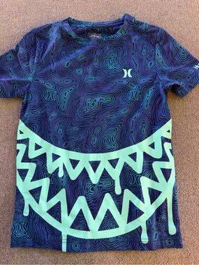 NWOT Hurley Navy & Teal Short-Sleeve Kids Top with Shark Graphic Size Youth S